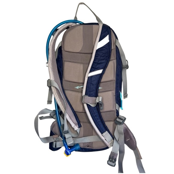 Camelbak L.U.X.E. Hydration Backpack 100 oz Bladder in Navy - Picture 4 of 6